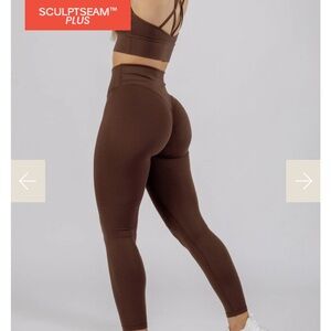 Reluna Original Sculptseam™ Plus Legging Walnut × 1
L / Walnut / Sculptseam Plus